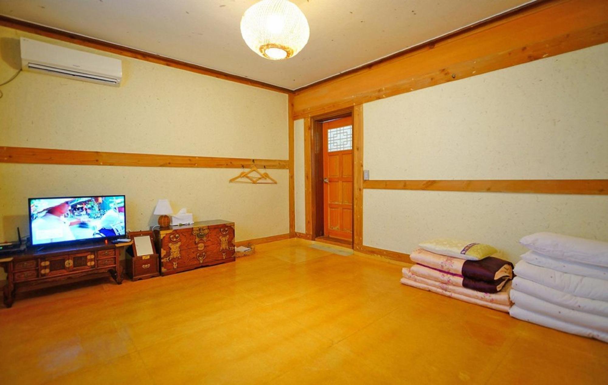 Hanok Gotaek Goeul Jeonju Bagian luar foto