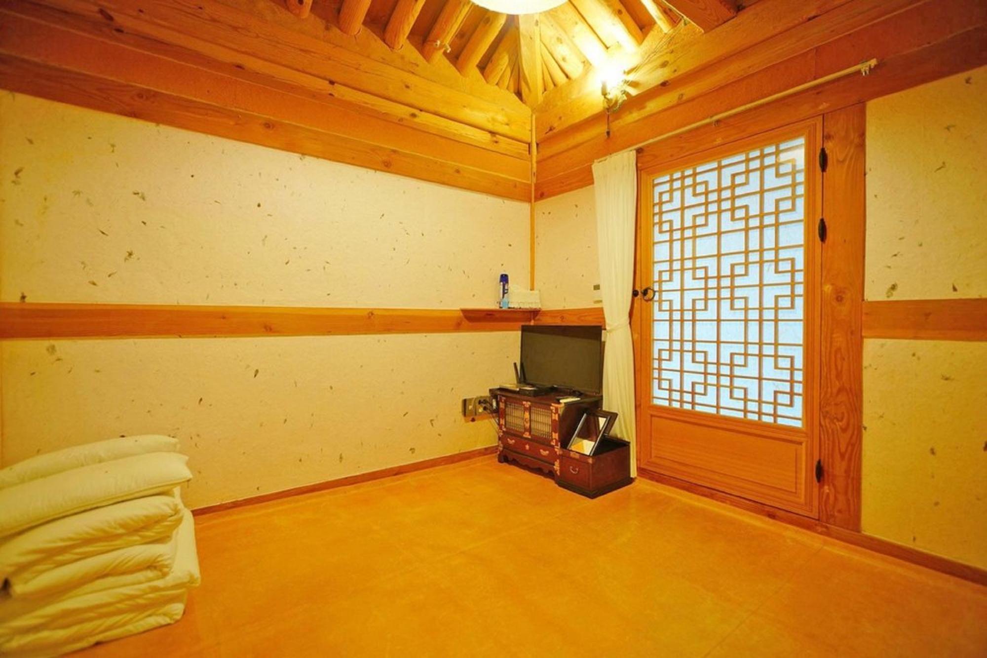 Hanok Gotaek Goeul Jeonju Bagian luar foto